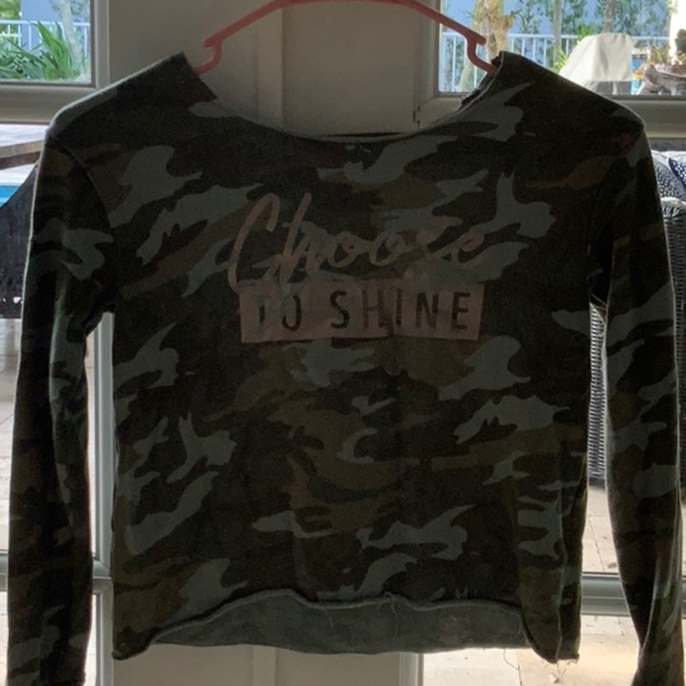 JUSTICE sweater /w cross string in the back